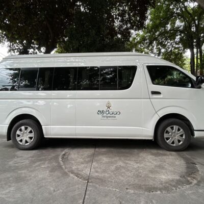 สติ๊กเกอร์ติดรถตู้